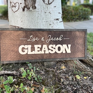 Personalisiertes Hochzeitsgeschenk Nachname hergestellt Zeichen Familienname Zeichen Holzschild Benutzerdefinierte Holzschild Jahrestag Paargeschenk Personalisiertes Zeichen