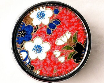 Pillbox with Floral design