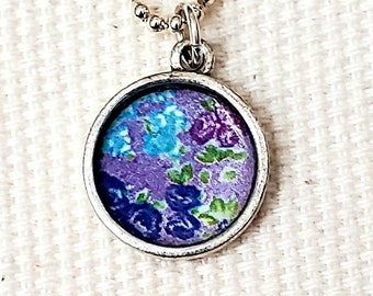 Lavender floral pendant
