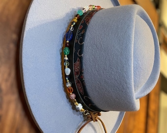 Perline decorative regolabili per cappelli con laccetto in vera pelle - adatte alla maggior parte dei cappelli a tesa larga