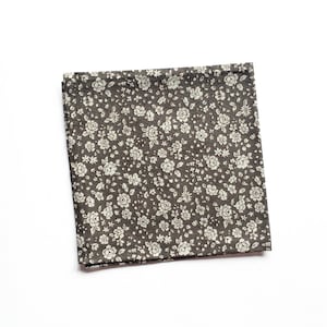 Dom - Gray White Floral Pocket Square