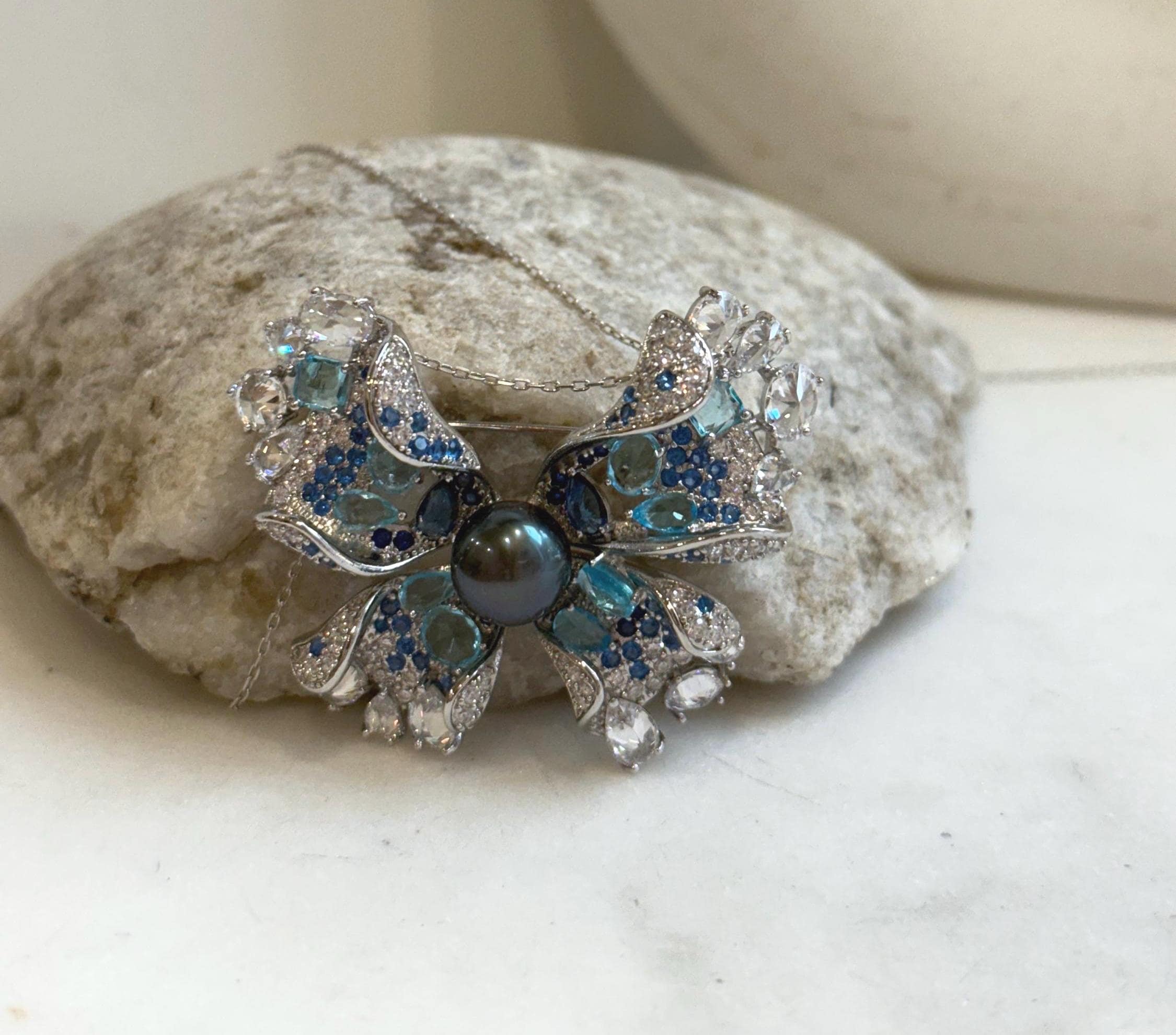 Alexs Bttar Lucte & Crystal Jardn Mystère Floral Brooch - Brooches