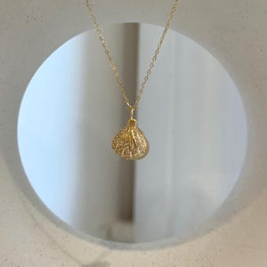 Elly’s 8.1mm South Sea deep tea Gold ocean Pearl Shell pendant: Extreme luster mirrored, 1.1x1.5cm, S925 silver pendant.