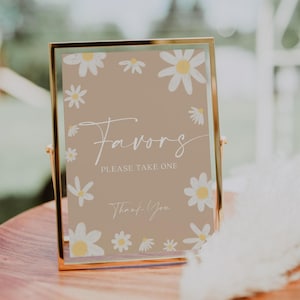 Favors sign | Baby shower sign | Daisy baby shower theme | Favors wedding sign #ntd025