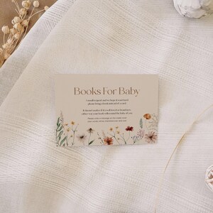 Invito Baby In Bloom / Invito Baby Shower / Libri per neonati / Lotteria dei pannolini / Modelli personalizzabili Beige con fiori di campo #Mila immagine 4
