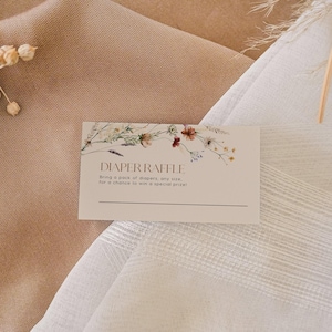 Invito Baby In Bloom / Invito Baby Shower / Libri per neonati / Lotteria dei pannolini / Modelli personalizzabili Beige con fiori di campo #Mila immagine 5