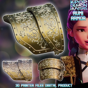 Può includere: Armatura Rumi color oro con disegni floreali e a volute. L'immagine mostra più viste dell'armatura, tra cui un primo piano e un set completo. Il testo sull'immagine recita "K-POP DEMON HUNTERS RUMI ARMOR" e "3D PRINTER FILES DIGITAL PRODUCT".