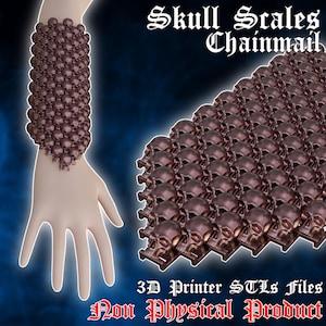 Può includere: Un bracciale a maglia di catena marrone composto da maglie a forma di teschio è mostrato su una mano. L'immagine mostra anche una pila di maglie a forma di teschio. Il testo recita "Skull Scales Chainmail" e "3D Printer STL Files Non Physical Product."