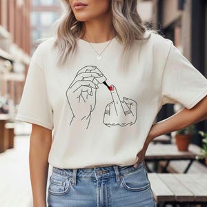 T-shirt en coton Sassy & Confident, ongles manucurés, tailles S à 2XL : différentes couleurs