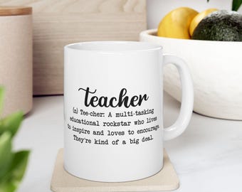 Tazza con definizione di insegnante, regalo di apprezzamento per l'insegnante, tazza da caffè per insegnanti, regalo per educatori, tazza con citazione per insegnanti