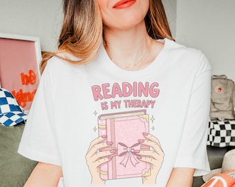 Lesen ist meine Therapie Shirt | Bücherwurm Mädchen T-Shirt | Reader Geschenk für Buchliebhaber | Gemütliches Lese Shirt | Bücherwurm T-Shirt