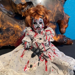 Handgemaakte spookachtige gotische halloween-horror griezelige pop sad Sally 12" met geboorteakte ooak door jewlflower