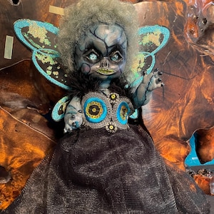 Handgemaakte spookachtige gotische Halloween griezelige pop blauwe vlinder 12" met geboorteakte ooak van jewlflower