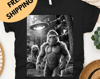 Funny Bigfoot Shirt UFO Black and White Tee Alien Ufo Tshirt | Bigfoot Forest Sasquatch Shirt | Bigfoot Selfie Shirt Area 51 Humor Sarcasm
