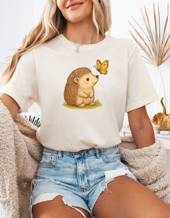 Cottagecore Hedgehog T-Shirt: Vintage Woodland Animal Tee