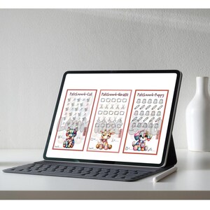 Puede incluir: Una tableta digital que muestra tres ilustraciones coloridas de animales de patchwork: un gato, una jirafa y un cachorro. Cada imagen est&aacute; enmarcada en rojo e incluye el texto "Patchwork" seguido del nombre del animal. La tableta est&aacute; sobre un teclado.