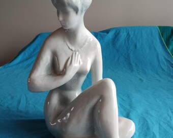 Iconic Female Nude, Unique – B. Kokrda, Jihokera Bechyně (1968) – BRUSEL Style, MCM, Rare, Vintage