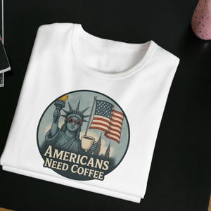 Camiseta Coffee Lover – Camiseta Patriótica Coffee – Camiseta Estátua da Liberdade – Camiseta 4 de Julho EUA – Camiseta Americana Engraçada Vintage NYC