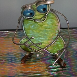 Frog remote or cell phone holder Stained Glass and Wire image 4