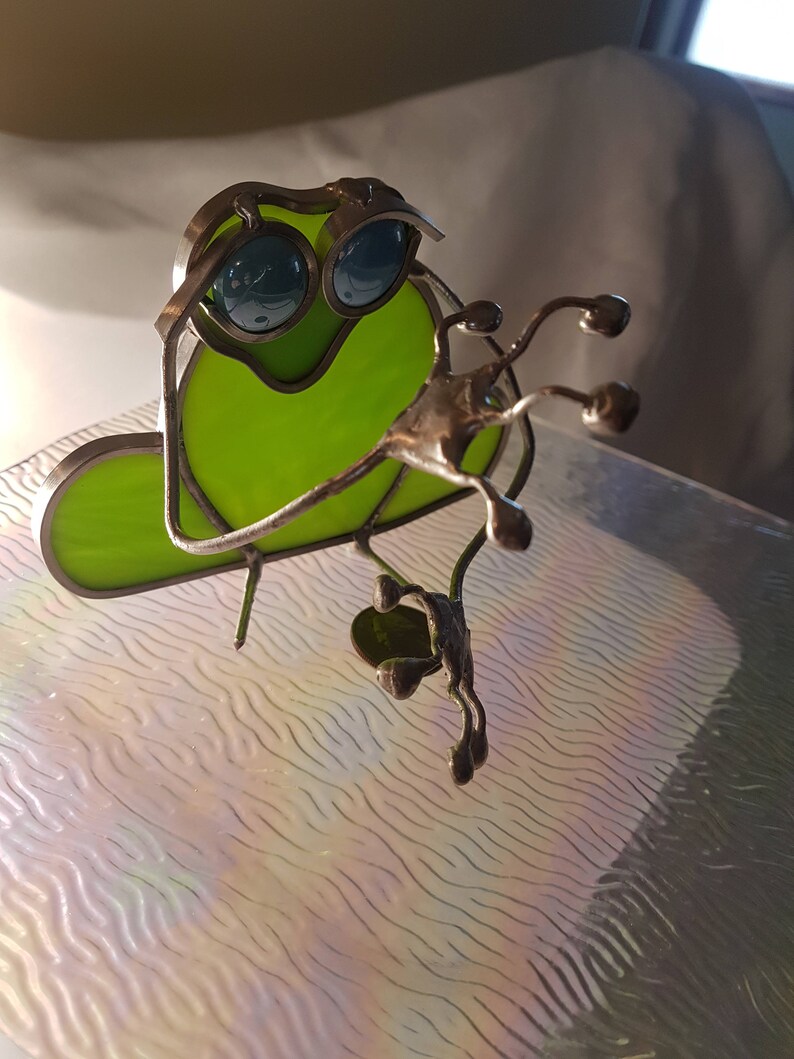 Frog remote or cell phone holder Stained Glass and Wire image 3