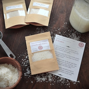 KIT INCLUDES: 
-0.5 oz packet of dried starter
-packets of potato flakes (3 tbps) and raw cane sugar (3 tbps) to activate starter
-instructions for activating and feeding the starter
