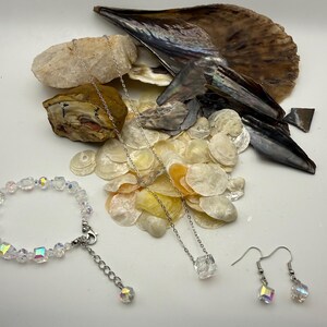 Conjunto de joyas de cristal de plata esterlina, collar, pulsera y pendientes con forma de cubo iridiscente. imagen 6