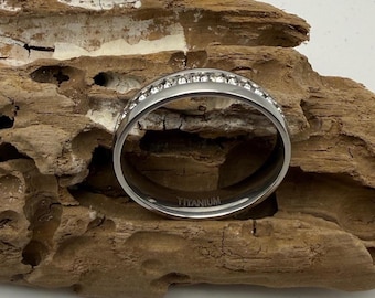 Titanium Crystal Channel Band Ring – Modern Minimalist Wedding Band