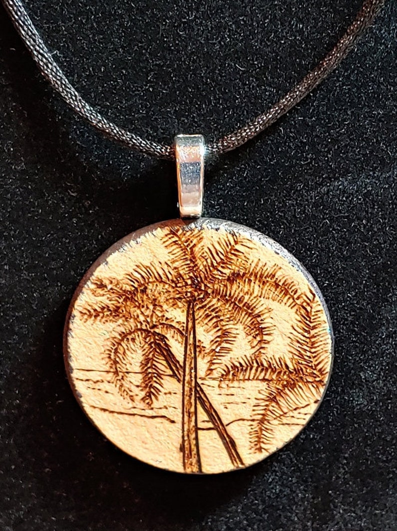 3 Palm Trees Wooden Disk Necklace Image 0