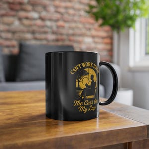 Funny Cat Mug - Can&#39;t Work Today, Cat Lying On My Lap - Gift For Cat Lovers and Home Office Workers