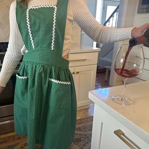 The Kelly Homemaker: Green and White Polka Dot Full Size Apron