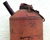 Vintage RUSTY OIL CAN, Rustic Metal Container, Farm Style Decor, Industrial Can, Mancave, Garden Decor, Shabby Home Decor, Mantique