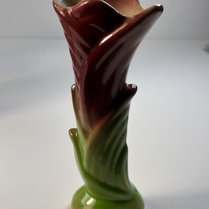 Vintage Shawnee Pottery Bud Vase “Calla Lily” USA Mold # 1135 Art Deco Style 1940’s