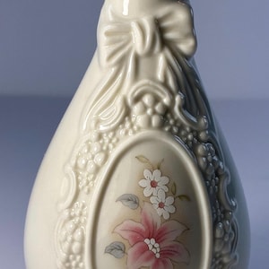 Royal Heritage Collection The Cameo Ribbon Vase Porcelain Bud Vase Embossed Ribbon Design Floral Cameo Ribbon Design With Pink&White Flowers