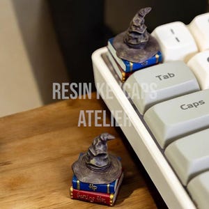 Sorting Hat Keycap – Handmade Wizard Hat Resin Keycap – Artisan Mechanical Keyboard Keycap – Cherry MX Compatible – RGB Friendly
