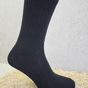Regenerated Cotton Men&#39;s Socks: Breathable Sports & Everyday Style - 12 Pairs