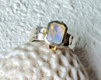 オーストラリア産クリスタルオパールリング：スターリングシルバー製
