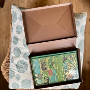 Personalizable book cover, travel box for books with individual cover in different colors