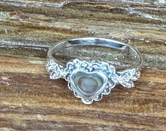 Ring sterling silver heart with abalone shell inlay and scallop design