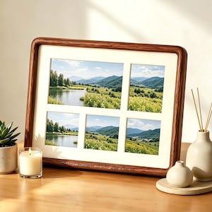 Peut inclure: Un cadre photo rectangulaire en bois avec une finition grainée brun foncé et un passe-partout crème comportant cinq ouvertures. Le bord inférieur du cadre est gravé avec le texte Merry Christmas 2026 Love Love xx. Il contient des photos.