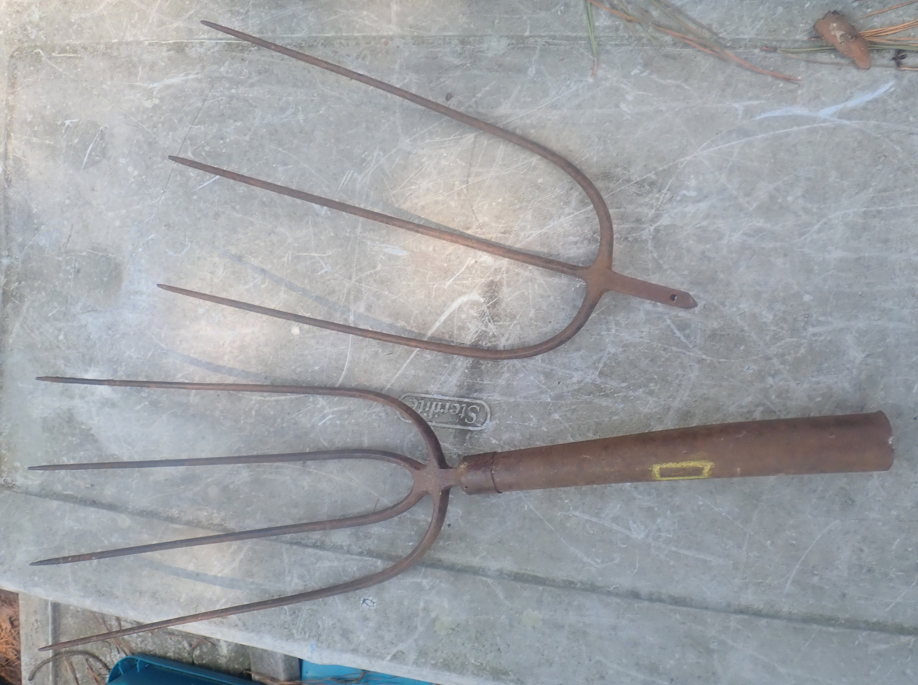 Pitchfork Tool for sale Only 4 left at 65