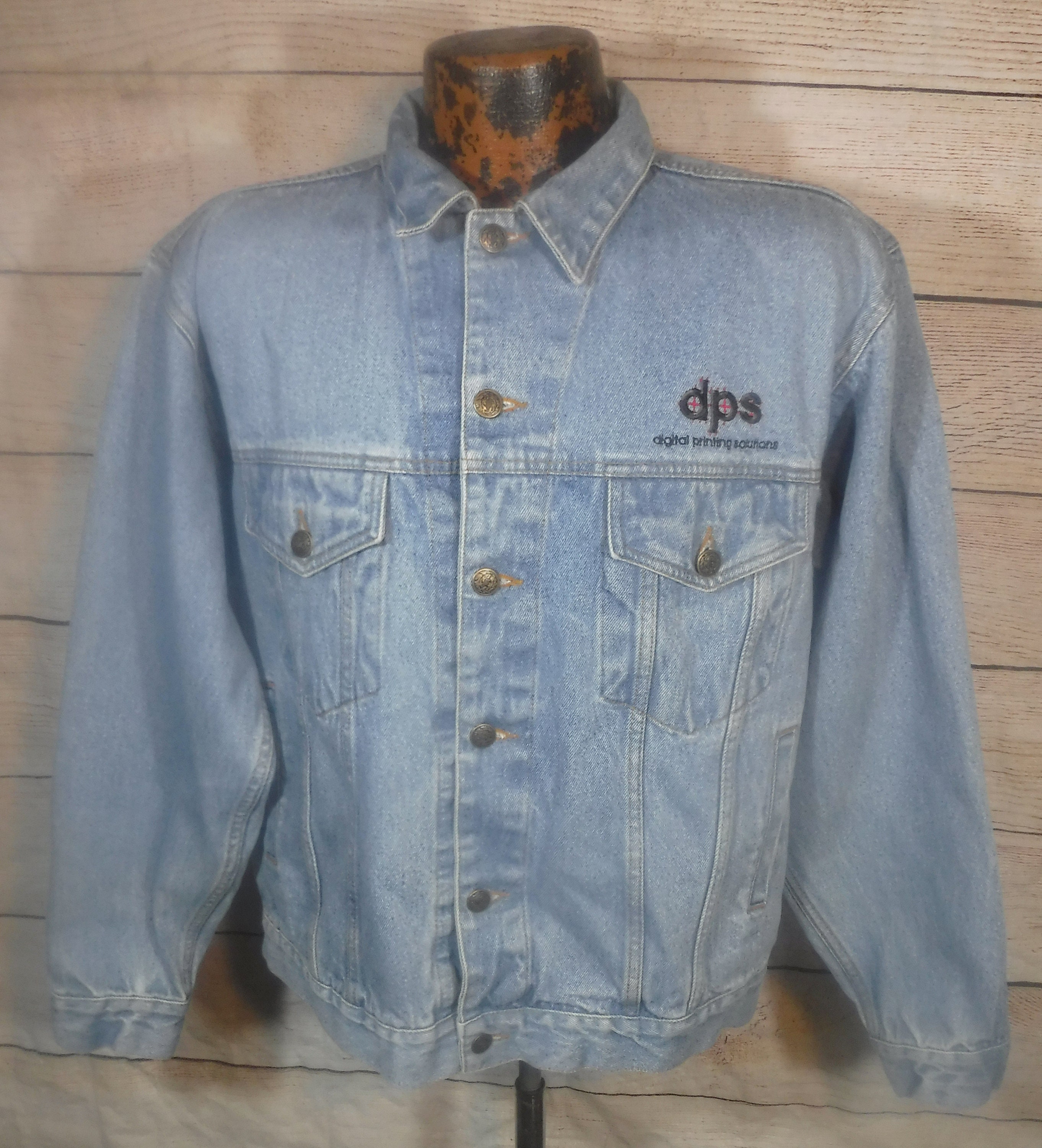 Vintage Mens Blue Generation Cotton Denim 4-Pockets Classic Button Up 46" Chest Digital Printing Solutions Trucker Jacket sz M