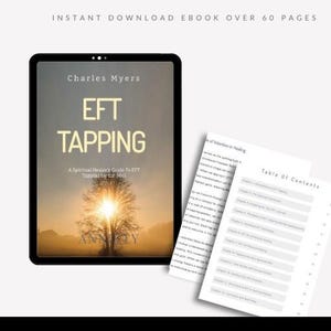 Può includere: Una copertina di libro digitale con una scena di tramonto e il testo "EFT Tapping: A Spiritual Healer's Guide to EFT Tapping for the Soul" e "Charles Myers". La copertina del libro è su un tablet. Una pagina di indice è visibile sullo sfondo.