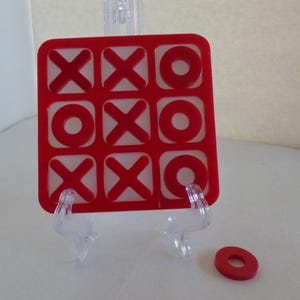 Tic Tac Toe game. Red and white