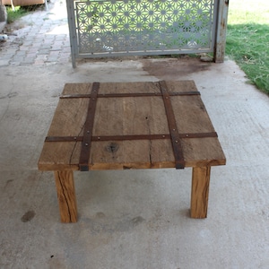 Handcrafted Barnwood Coffee Table: Rustic Farmhouse Style