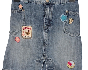 Gonna corta in denim blu con applicazioni a tema fattoria, taglia 6, stile anni '20.000. Stile vintage.