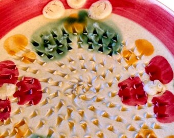 Rallador de cerámica vintage hecho a mano con diseño de frutas coloridas para cocina, 5" de diámetro