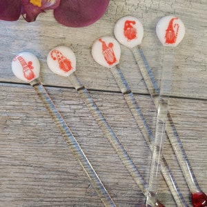 Christmas Gnome Swizzle Sticks Fused Glass, Cocktail Stirrer, Party Favor, Hot Chocolate Stick, Stocking Stuffer, Unique Gift, Drink Stirrer