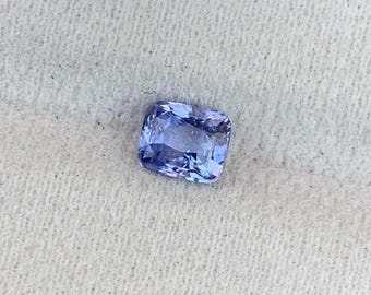 Saphir bleu taille coussin, pierre précieuse naturelle africaine de 1,025 carat.