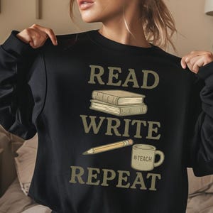 Read Write Repeat PNG – Vintage Teacher Sublimation Clipart with Books Pencil and Mug, Retro School Design for T-Shirts and Classroom Gifts
