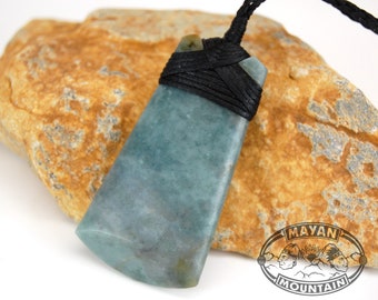ADZE CELT ToKI / GuATEMALAN Jadeite Jade / Bleu nuageux tacheté / Guatemala / Collier tissé / Montagne Maya